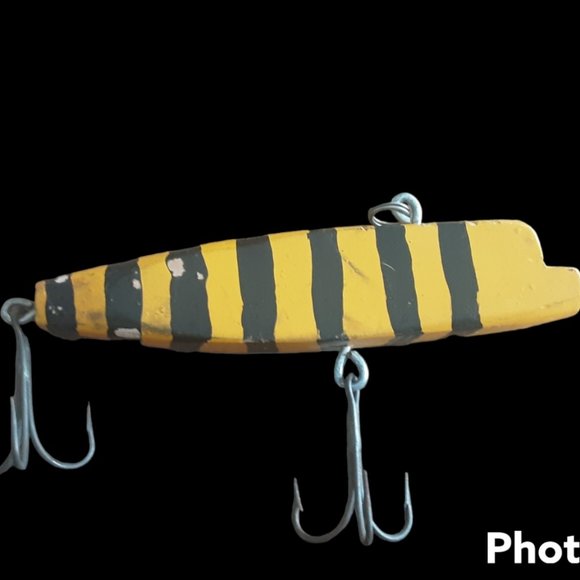 Creek chub Accents Antique Creek Chub Wooden Handpainted Wiggle